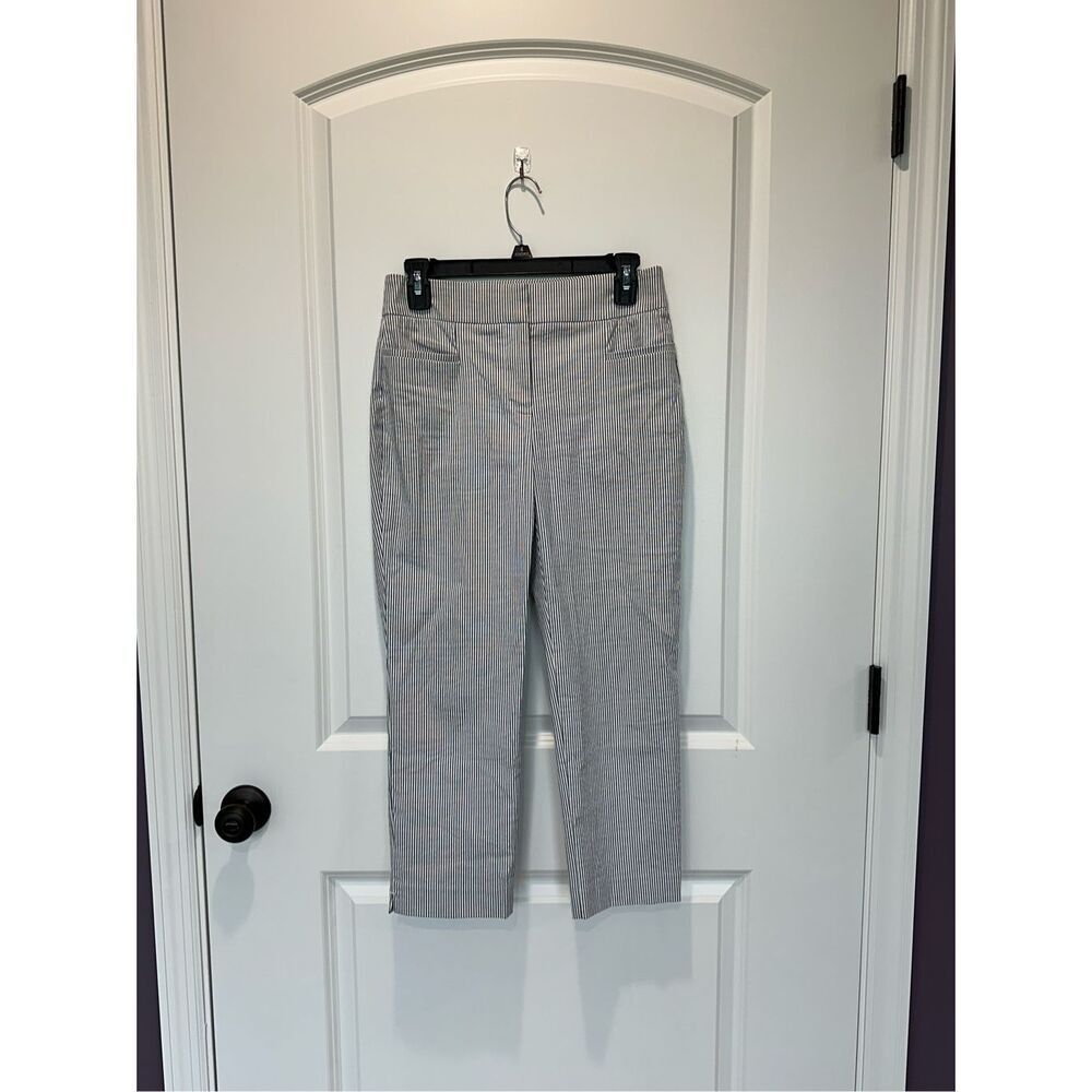 Ann Taylor Factory Gray and White Striped Seersucker Pants Size 0 Petite